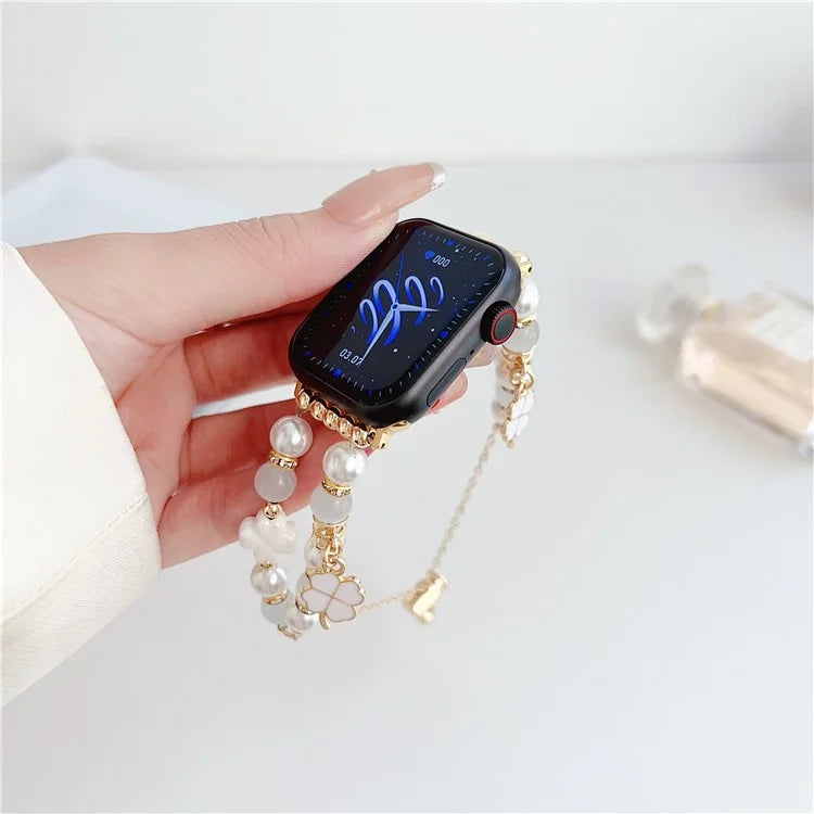 For Apple Watch Ultra 2 Ultra 49mm / 9 8 7 45mm / 6 5 4 SE (2023) SE (2022) SE 44mm / 3 2 1 42mm Clover Design Beaded Band
