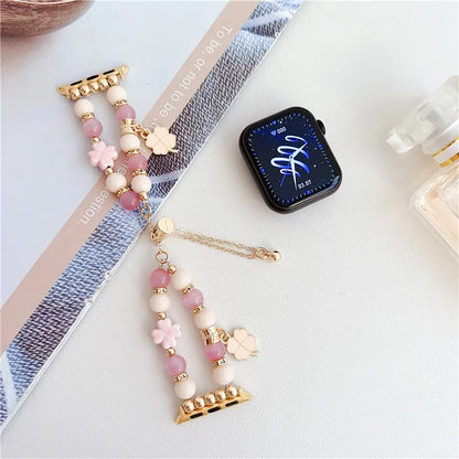 For Apple Watch Ultra 2 Ultra 49mm / 9 8 7 45mm / 6 5 4 SE (2023) SE (2022) SE 44mm / 3 2 1 42mm Clover Design Beaded Band