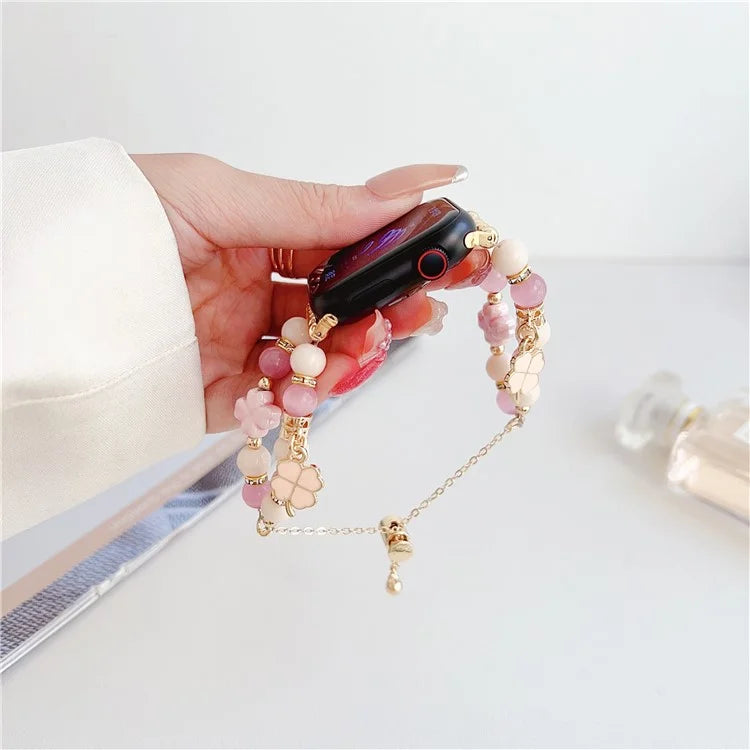 For Apple Watch Ultra 2 Ultra 49mm / 9 8 7 45mm / 6 5 4 SE (2023) SE (2022) SE 44mm / 3 2 1 42mm Clover Design Beaded Band