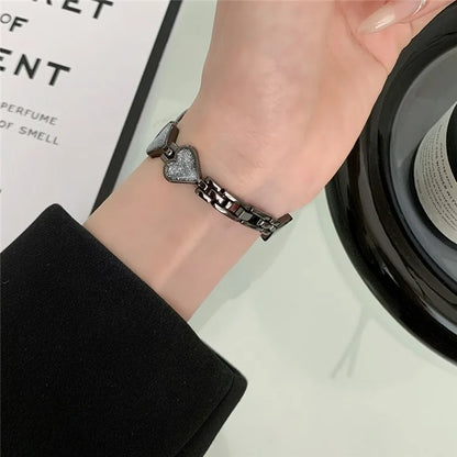 Glitter Heart Watch Strap for Apple Watch Series 9 8 7 41mm / 6 5 4 SE (2022) SE (2023) SE 40mm / 3 2 1 38mm Zinc Alloy Band