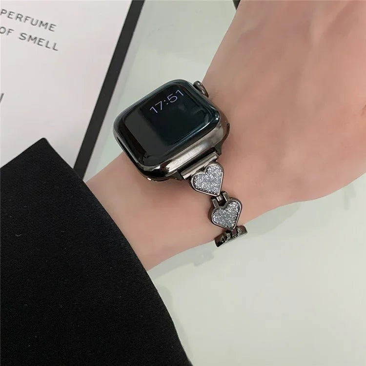 Zinc Alloy Band for Apple Watch Ultra 2 Ultra 49mm / Series 9 8 7 45mm / 6 5 4 SE (2023) SE (2022) SE 44mm / 3 2 1 42mm Heart Design Strap