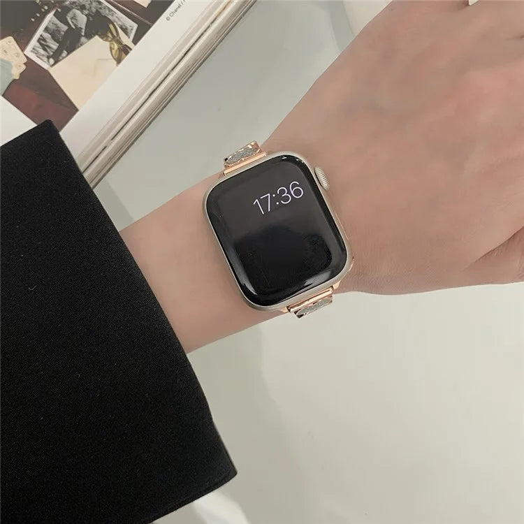 Zinc Alloy Band for Apple Watch Ultra 2 Ultra 49mm / Series 9 8 7 45mm / 6 5 4 SE (2023) SE (2022) SE 44mm / 3 2 1 42mm Heart Design Strap