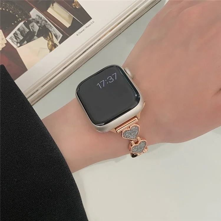 Zinc Alloy Band for Apple Watch Ultra 2 Ultra 49mm / Series 9 8 7 45mm / 6 5 4 SE (2023) SE (2022) SE 44mm / 3 2 1 42mm Heart Design Strap