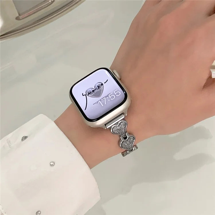 Zinc Alloy Band for Apple Watch Ultra 2 Ultra 49mm / Series 9 8 7 45mm / 6 5 4 SE (2023) SE (2022) SE 44mm / 3 2 1 42mm Heart Design Strap