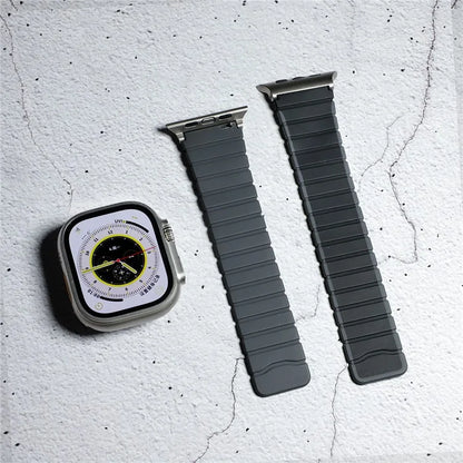 For Apple Watch Series 9 8 7 41mm / 6 5 4 SE (2023) SE (2022) SE 40mm / 3 2 1 38mm Magnetic Silicone Strap