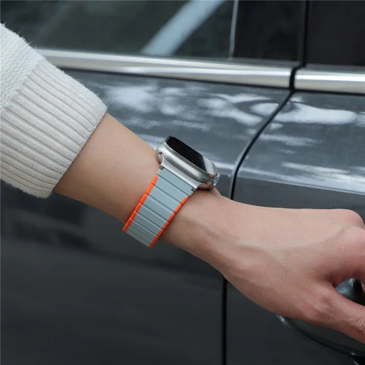 For Apple Watch Series 9 8 7 41mm / 6 5 4 SE (2023) SE (2022) SE 40mm / 3 2 1 38mm Magnetic Silicone Strap