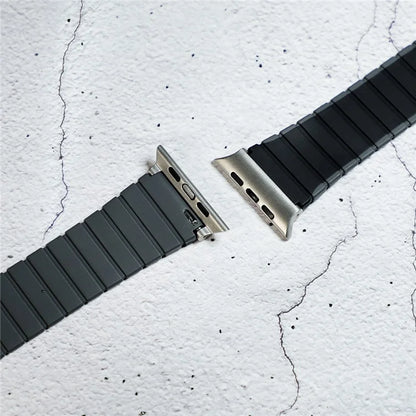 For Apple Watch Ultra 2 Ultra 49mm  /  9 8 7 45mm  /  6 5 4 SE (2023) SE (2022) SE 44mm  /  3 2 1 42mm Magnetic Silicone Watch Band