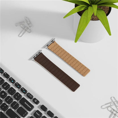 For Apple Watch Series 9 8 7 41mm / 6 5 4 SE (2022) SE (2023) SE 40mm / 3 2 1 38mm Replacement Strap Silicone Magnetic Watch Band