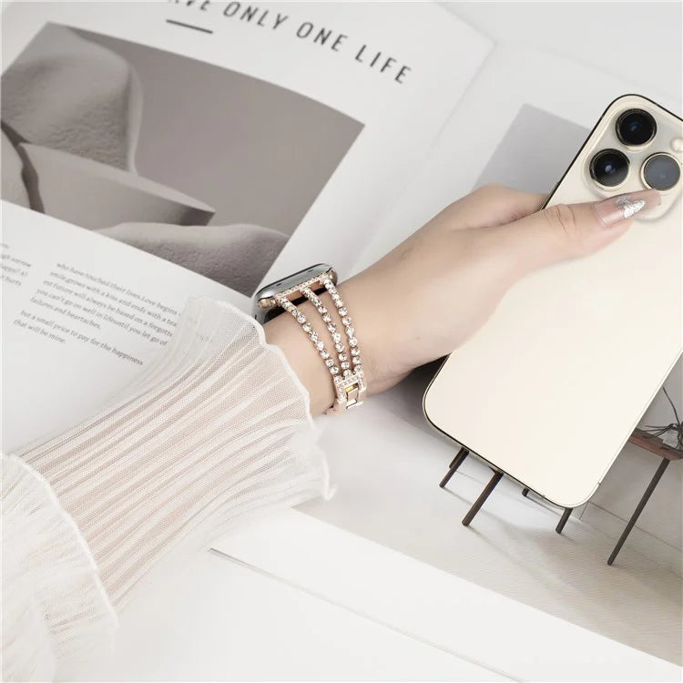For Apple Watch Ultra 2 Ultra 49mm  /  Series 9 8 7 45mm  /  6 5 4 SE (2023) SE (2022) SE 44mm  /  3 2 1 42mm 3 Rows Rhinestone Bracelet Strap