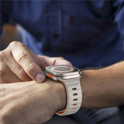 For Apple Watch Ultra 2 Ultra 49mm / Series 9 8 7 45mm / 6 5 4 SE (2023) SE (2022) SE 44mm / 3 2 1 42mm Dual-Color Silicone Strap