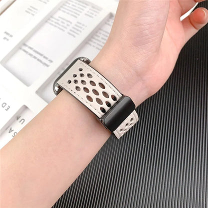 For Apple Watch Series 9 8 7 41mm / 6 5 4 SE (2022) SE (2023) SE 40mm / 3 2 1 38mm Watch Band Hollow-Out Leather Strap