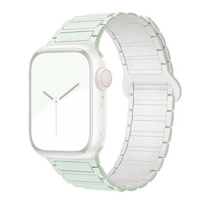 For Apple Watch Series 9 8 7 41mm  /  6 5 4 SE (2022) SE (2023) SE 40mm  /  3 2 1 38mm Watchband Soft Silicone Magnetic Strap