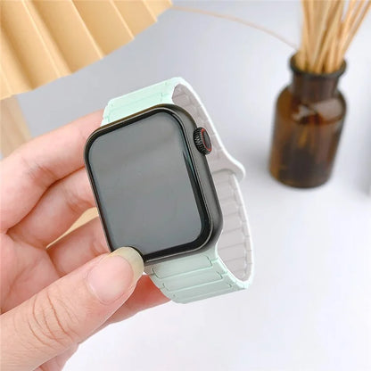 For Apple Watch Series 9 8 7 41mm  /  6 5 4 SE (2022) SE (2023) SE 40mm  /  3 2 1 38mm Watchband Soft Silicone Magnetic Strap