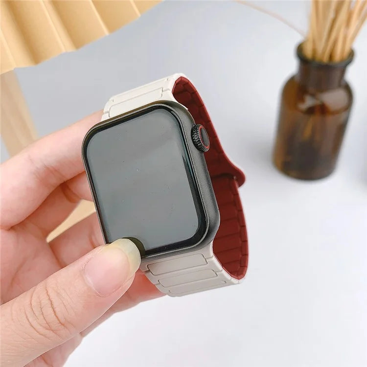 For Apple Watch Series 9 8 7 41mm  /  6 5 4 SE (2022) SE (2023) SE 40mm  /  3 2 1 38mm Watchband Soft Silicone Magnetic Strap