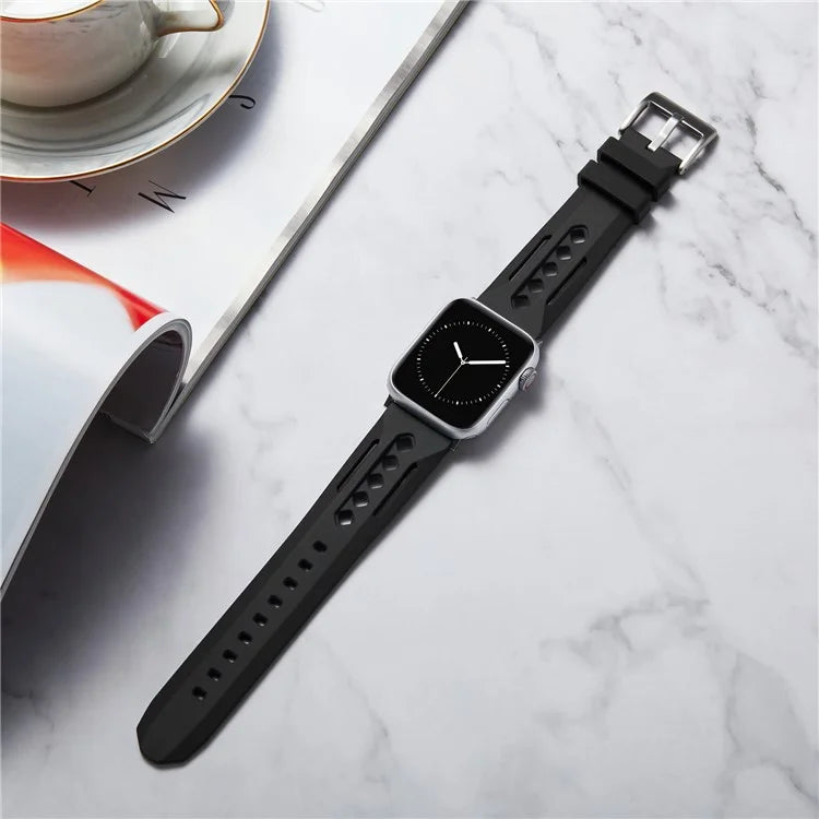 For Apple Watch Ultra 2 Ultra 49mm / Series 9 8 7 45mm / 6 5 4 SE (2022) SE (2023) SE 44mm / 3 2 1 42mm Silicone Watch Band Hollow