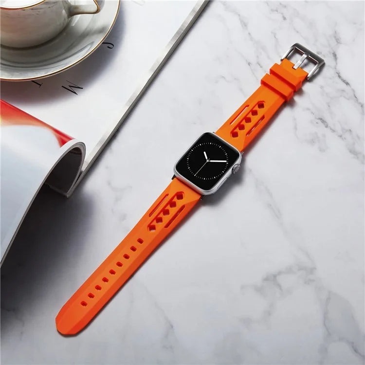 For Apple Watch Ultra 2 Ultra 49mm / Series 9 8 7 45mm / 6 5 4 SE (2022) SE (2023) SE 44mm / 3 2 1 42mm Silicone Watch Band Hollow