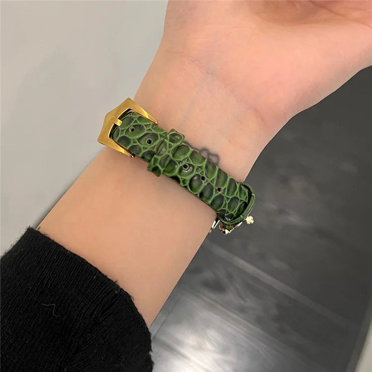 For Apple Watch Ultra 2 Ultra 49mm / 9 8 7 45mm / 6 5 4 SE (2022) SE (2023) SE 44mm / 3 2 1 42mm Genuine Cow Leather Band