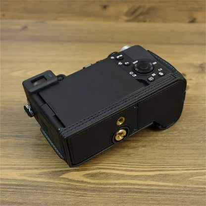 For Sony A7C II / A7CR Camera Bottom Case Retro PU Leather Half Body Cover with Battery Opening