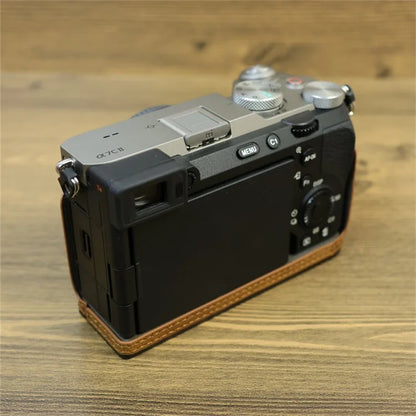 For Sony A7C II / A7CR Camera Bottom Case Retro PU Leather Half Body Cover with Battery Opening