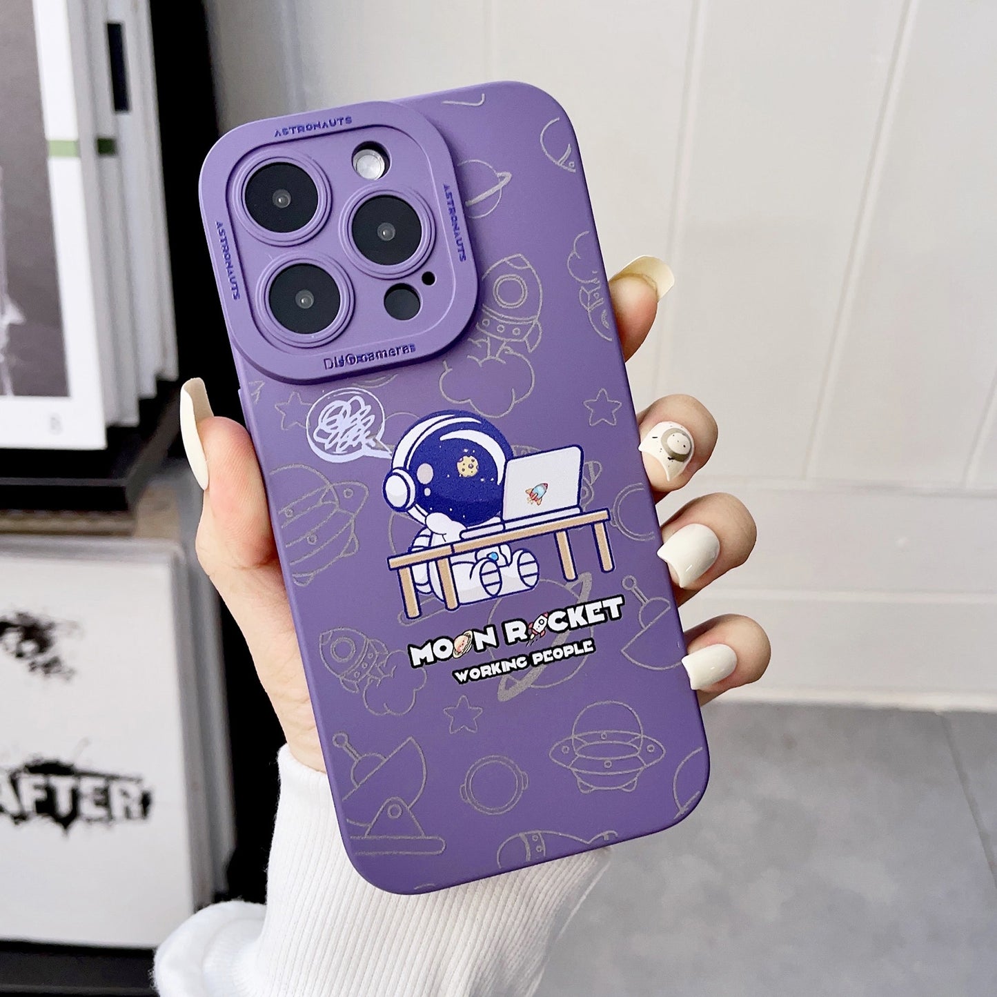 ELECTROPRIME For iPhone 15 Liquid Silicone Astronaut Pattern Phone Case(Dark Purple)