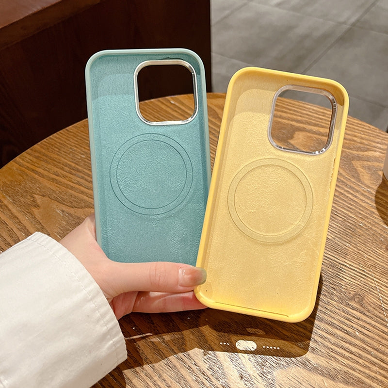 ELECTROPRIME For iPhone 15 Electroplated Metal Lens Frame Design MagSafe Silicone Phone Case(Yellow)