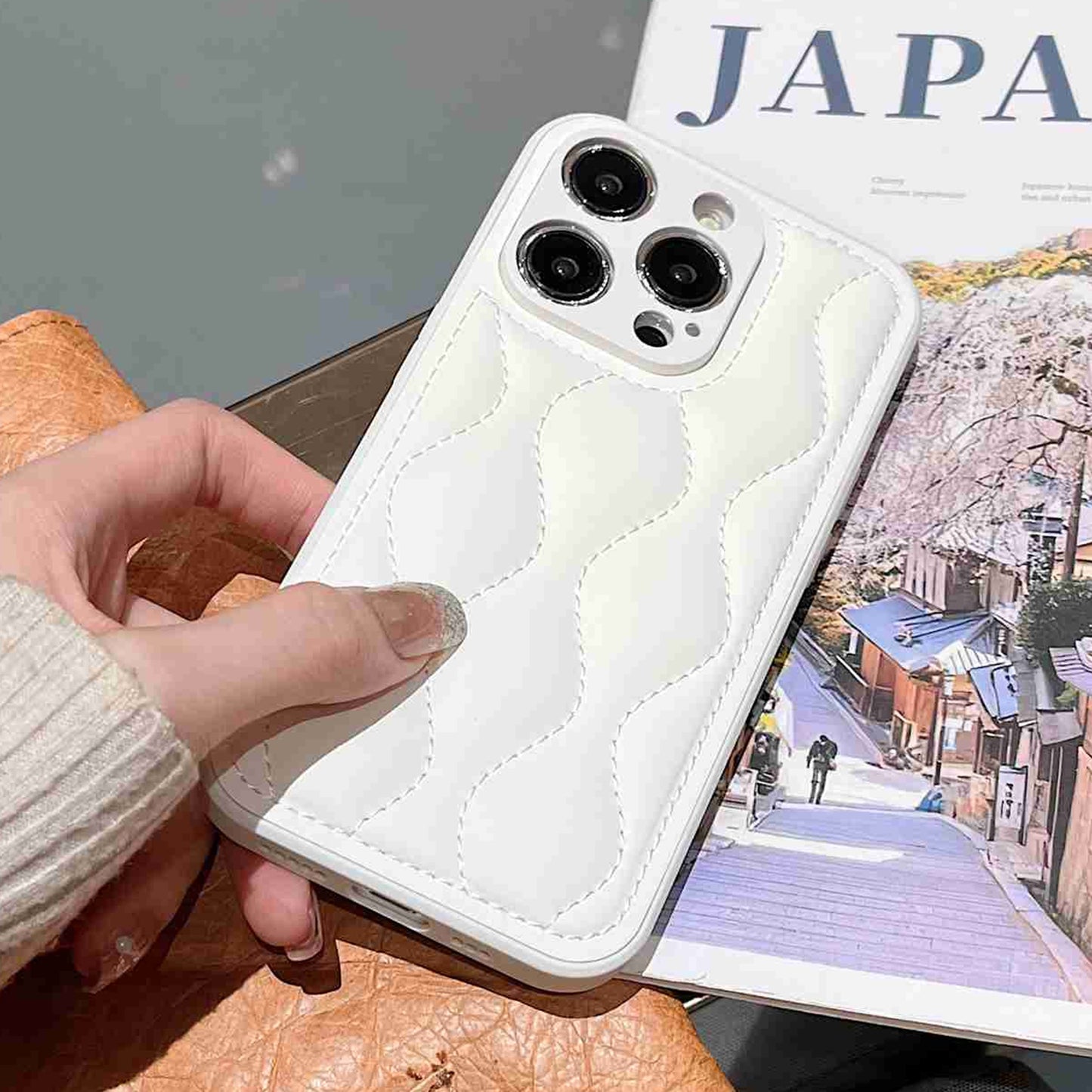 ELECTROPRIME For iPhone 15 Fine Hole 8-shaped Texture Eiderdown Airbag Phone Case(White)