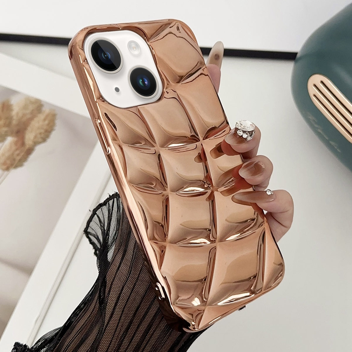 ELECTROPRIME For iPhone 15 Curved Plaid Plated Metallic Paint TPU Phone Case(Gold)