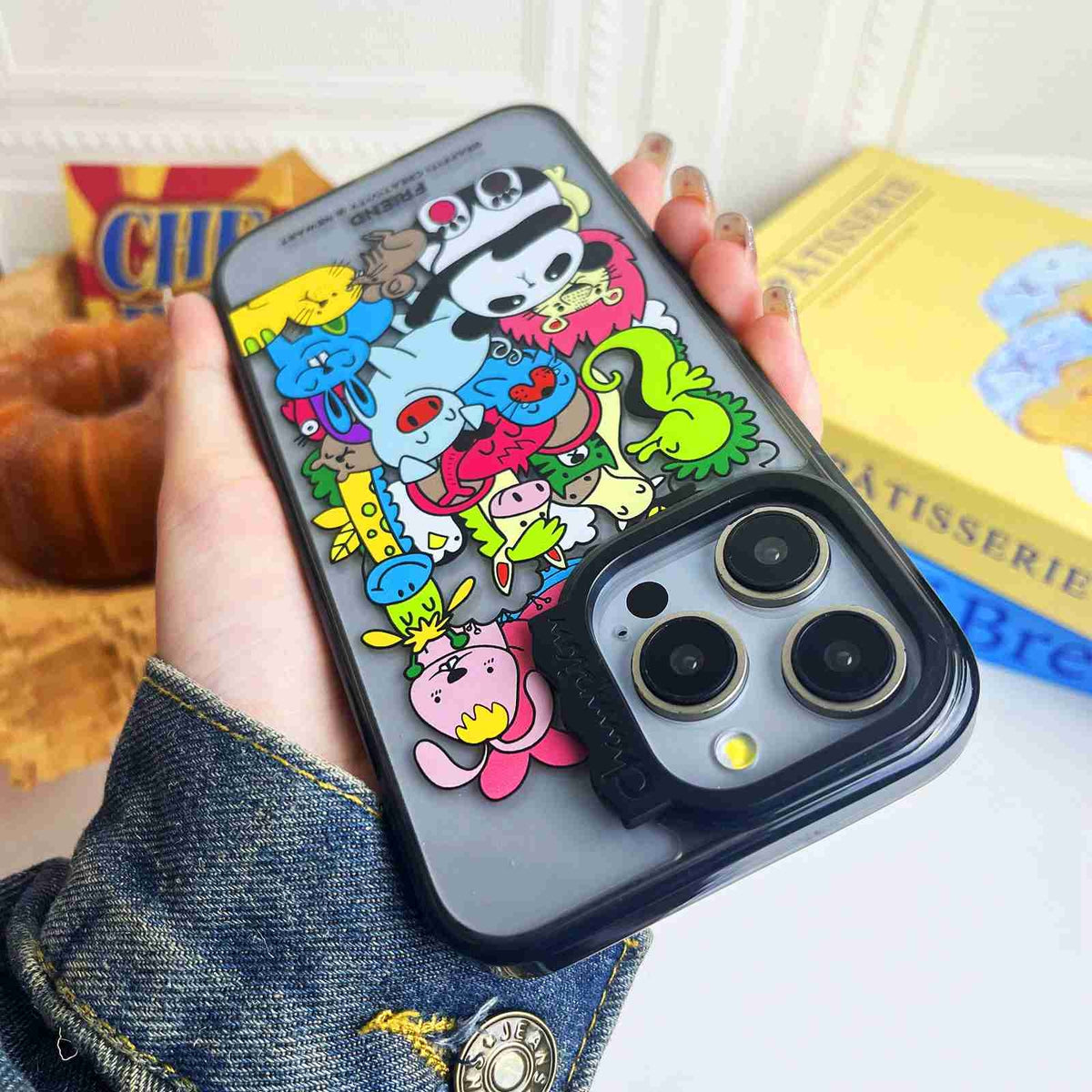 ELECTROPRIME For iPhone 15 Colorful Wave Circle Creative Pattern Phone Case(Black Animals)