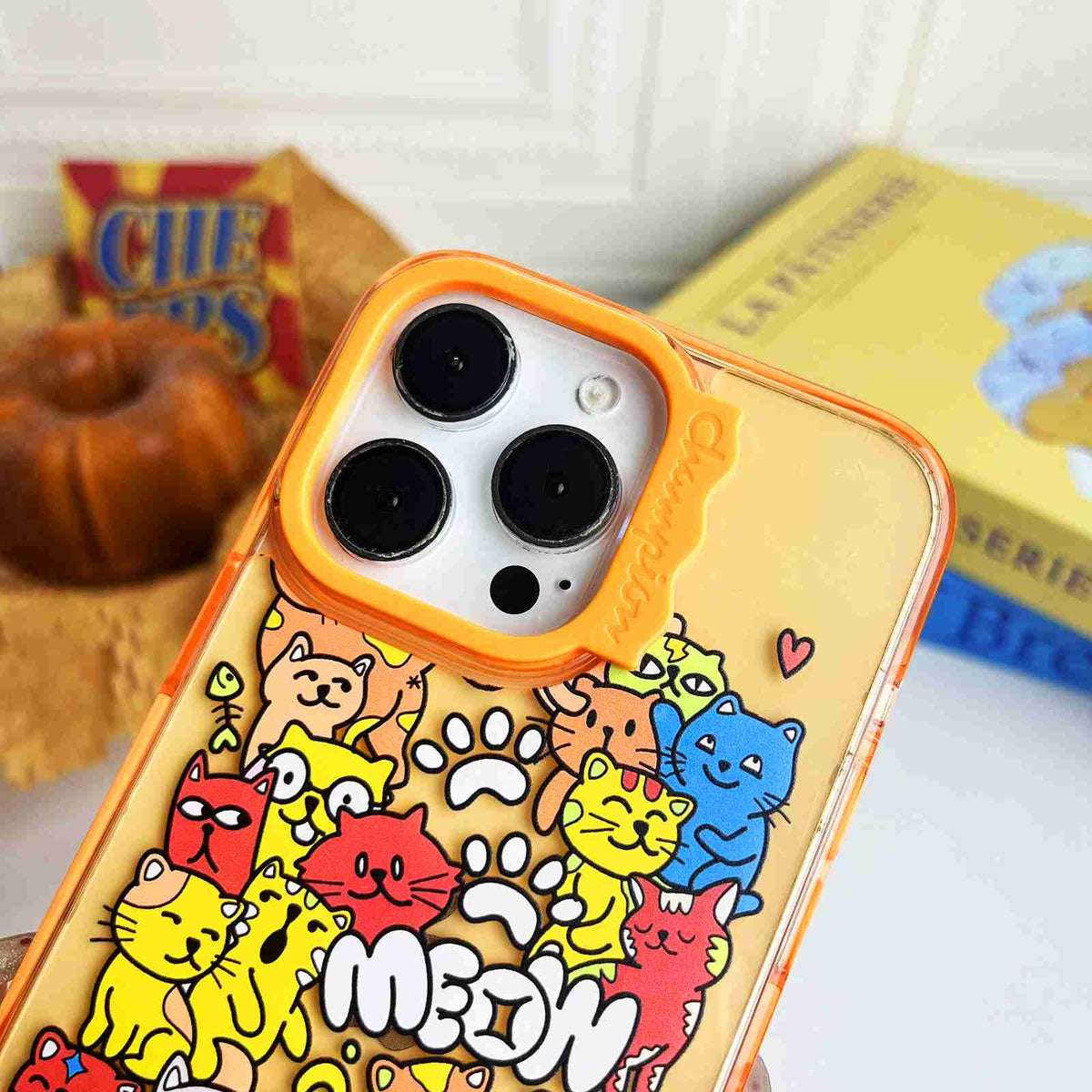ELECTROPRIME For iPhone 15 Colorful Wave Circle Creative Pattern Phone Case(Black Animals)