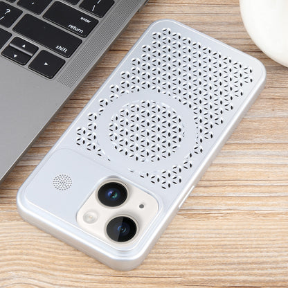 ELECTROPRIME For iPhone 15 Plus Pure Color Honeycomb Aromatherapy MagSafe Phone Case(Silver)