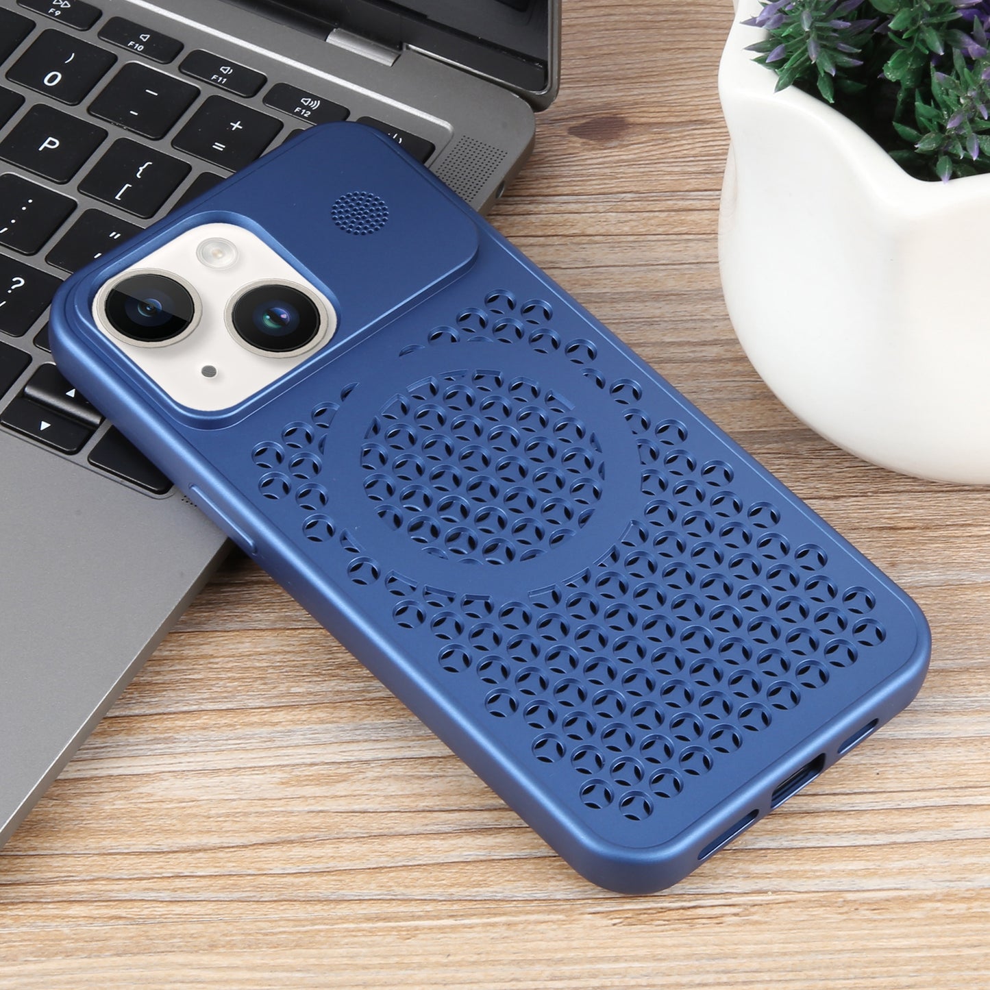 ELECTROPRIME For iPhone 15 Pure Color Honeycomb Aromatherapy MagSafe Phone Case(Blue)