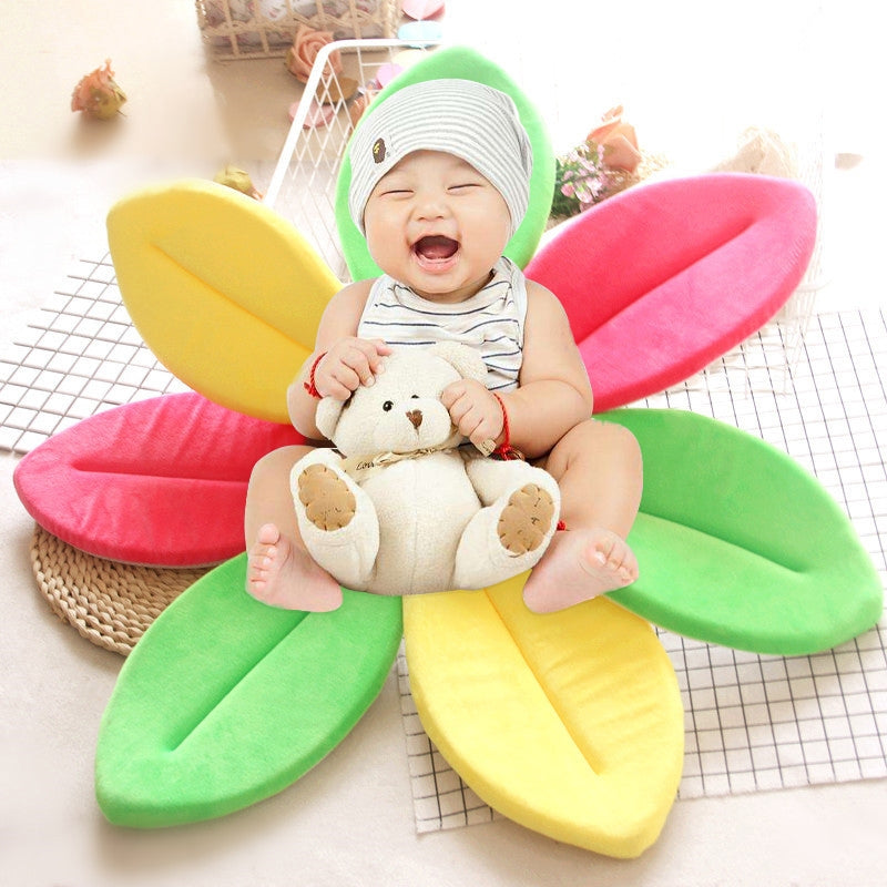 ELECTROPRIME Foldable Bathtub Blooming Sink Lotus Flower Bath Mat Pad for Newborn Baby, Size: 80cm x 80cm x 5cm (Color)