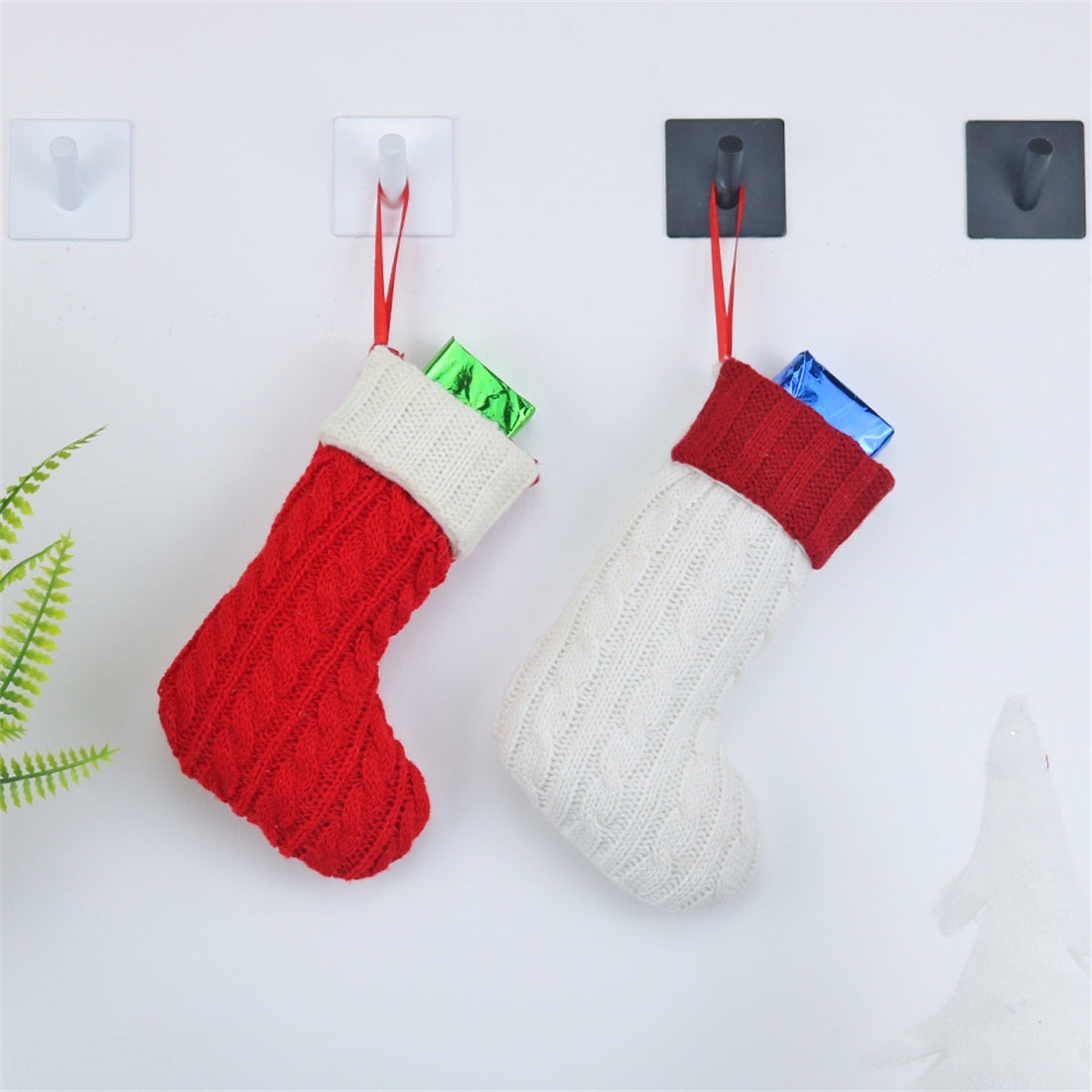 ELECTROPRIME 2 PCS CX20220 Christmas Wool Knitting Sock Gift Bag Christmas Tree Pendant Decoration(White)