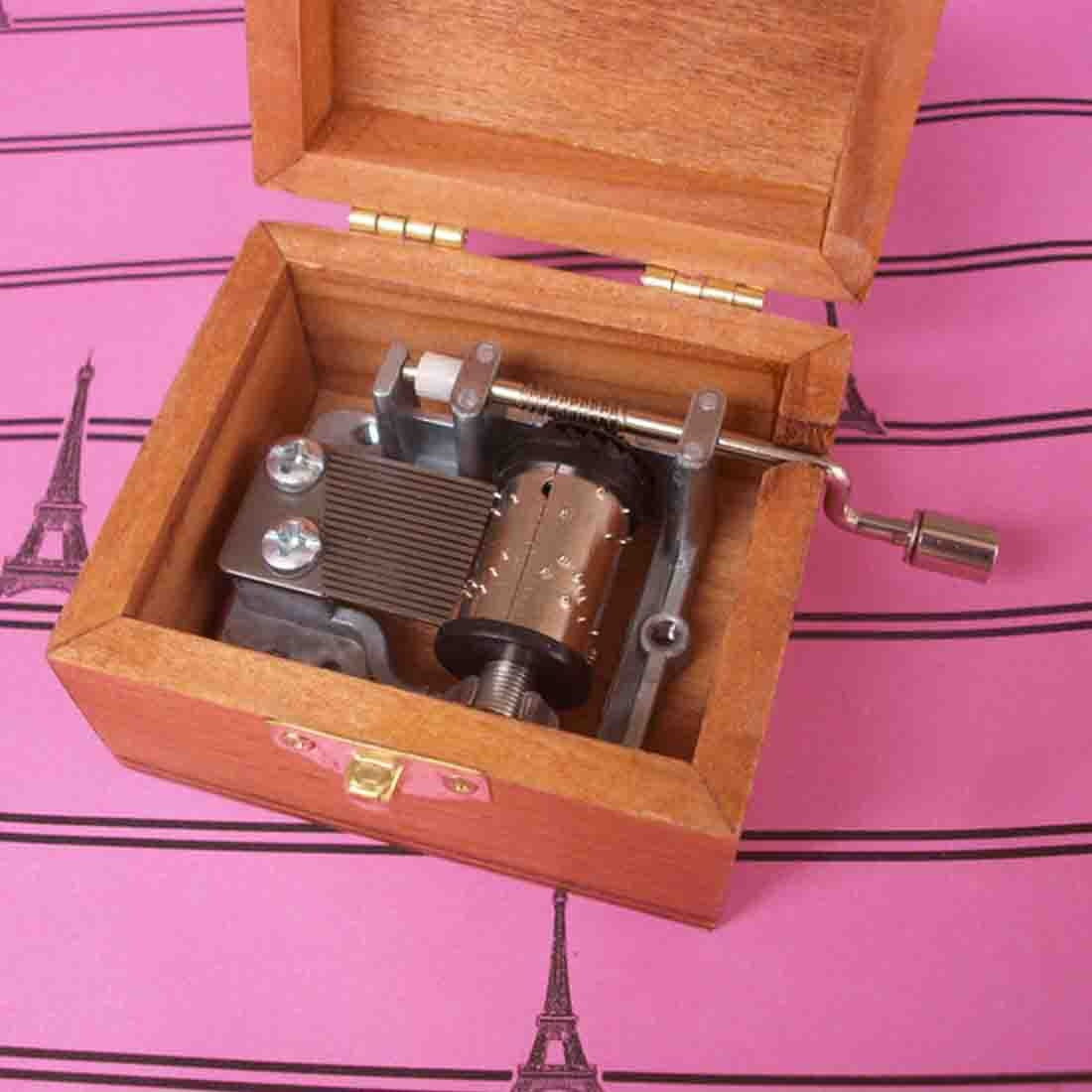 ELECTROPRIME Home Decor Creative Exquisite Retro Wooden Birthday Decorations Music Box, Random Style Delivery