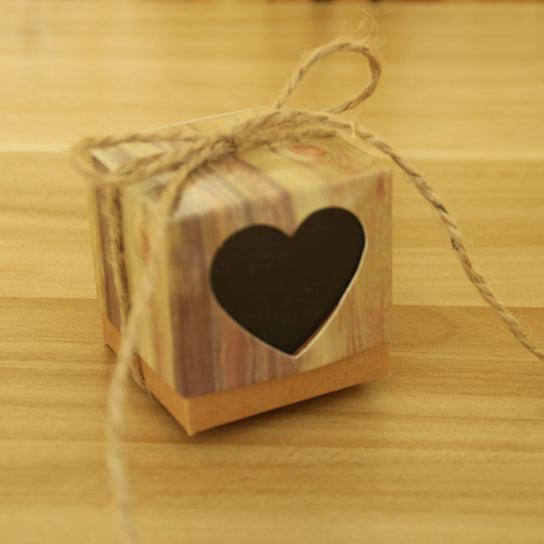 ELECTROPRIME 100 PCS Wedding Wood Grain Black Heart-shaped Pattern Hollowed-out Kraft Paper Sugar Box, Size: 5*5*5cm