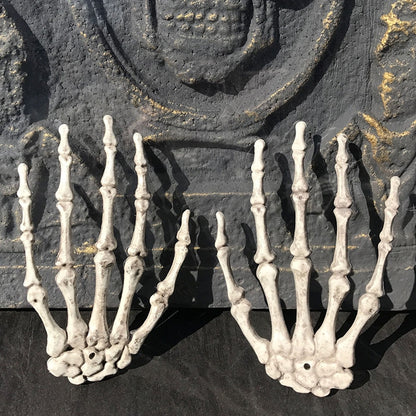 ELECTROPRIME One Pair Halloween Skeleton Hands Haunted House Decoration Props, Size: 15.5 x 10cm