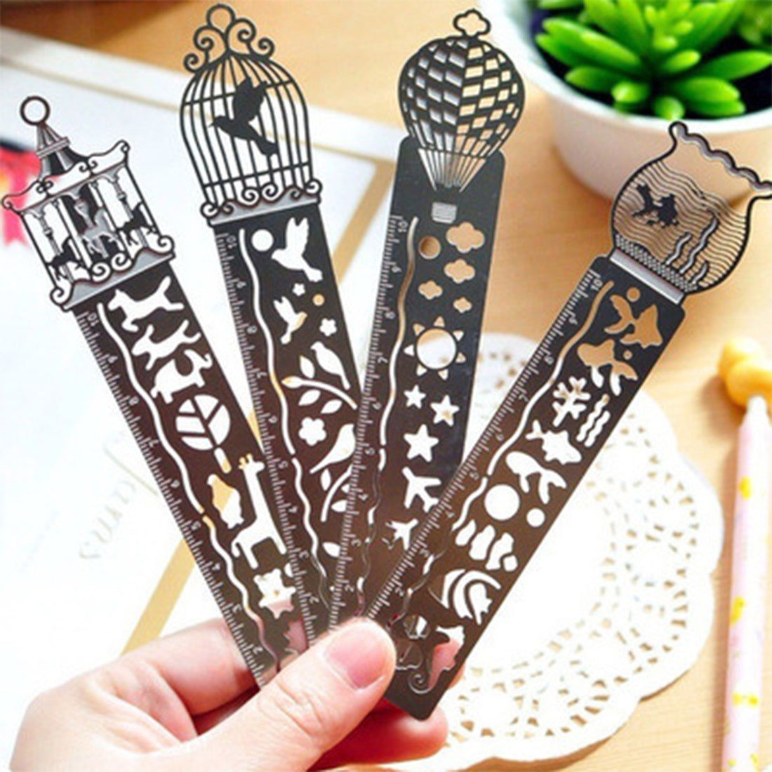 ELECTROPRIME 5 PCS Delicate Hollow Out Pattern Bookmark Ultra-thin Metal Bookmark Tape Ruler Fashion Bookmarks for School Office Supplies, Random Pattern Delivery