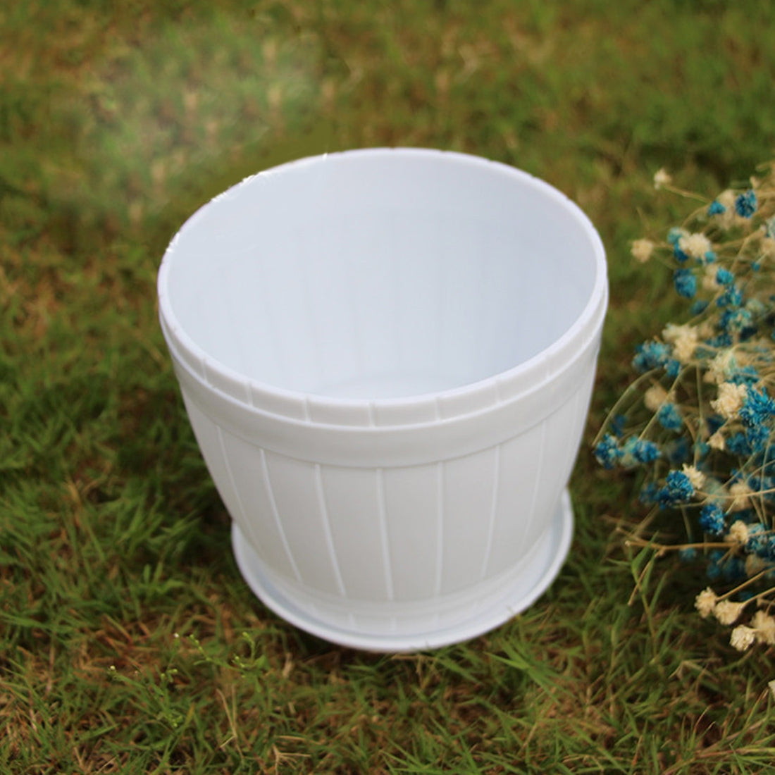 ELECTROPRIME 10 PCS Imitation Wooden Barrel Plastic Resin Flower Pot with Tray, Top Diameter: 9cm, Height: 6.5cm(White)