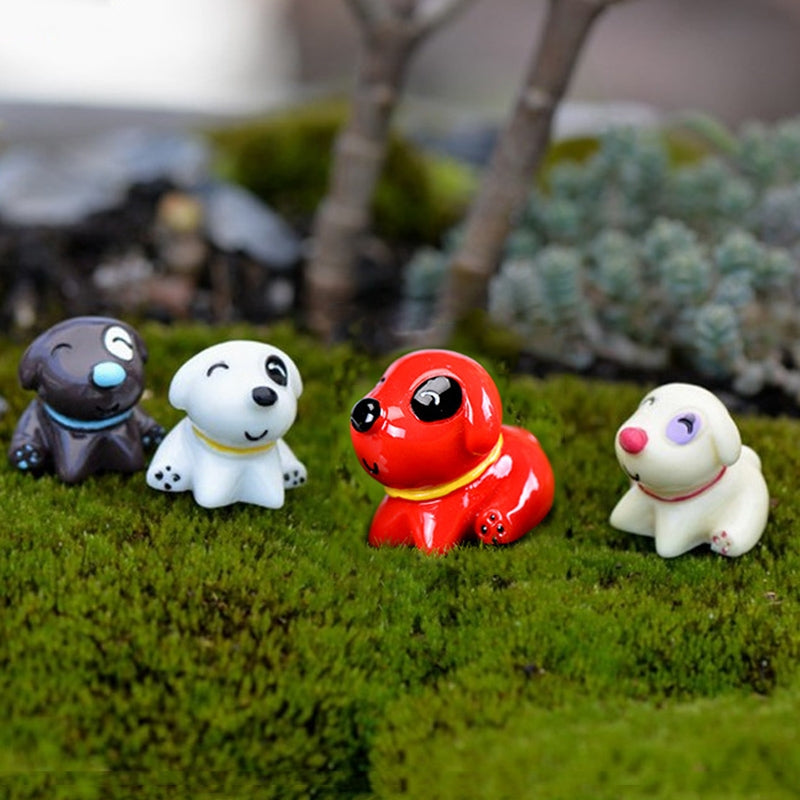 ELECTROPRIME 4 Colors Sit Dog Garden Dollhouse Decoration Moss Micro Landscape Resin Ornaments, Size: 2.7cm x 2.6cm