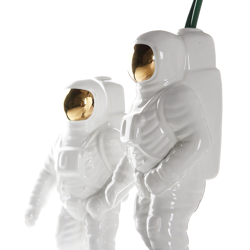 ELECTROPRIME Astronaut Ceramic Model Dried Flowers Ceramic Vase for Tabletop Decor Tool, Shape:Walk(Gold)