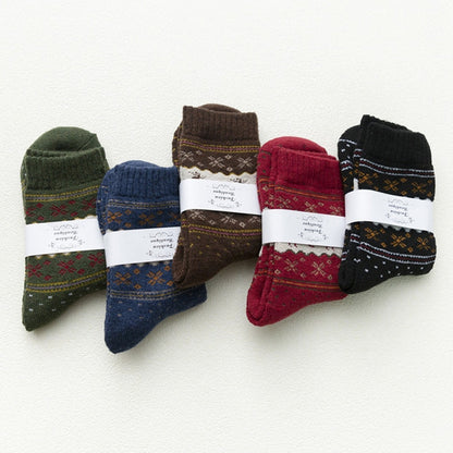 ELECTROPRIME 1 Pair Men and Women Warm Christmas Design Casual Knit Wool Socks Party Supplies?Random Color Delivery