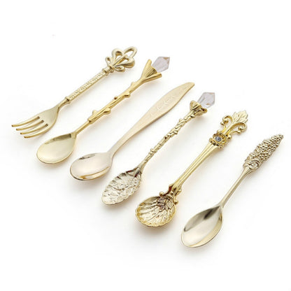 ELECTROPRIME 6pcs / Set Vintage Mini Coffee Spoons Suit Royal Style Metal Carved Coffee Fruit Cutler Dessert Flatware Kitchen Tools Gold