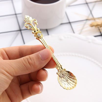 ELECTROPRIME 6pcs / Set Vintage Mini Coffee Spoons Suit Royal Style Metal Carved Coffee Fruit Cutler Dessert Flatware Kitchen Tools Gold