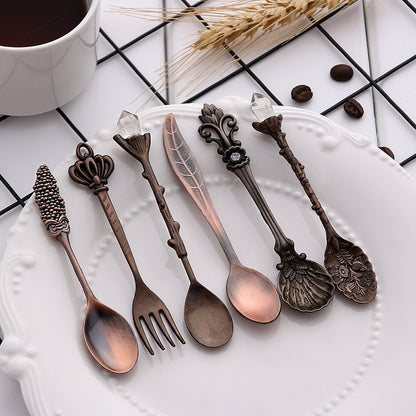 ELECTROPRIME 6pcs / Set Vintage Mini Coffee Spoons Suit Royal Style Metal Carved Coffee Fruit Cutler Dessert Flatware Kitchen Tools Red Bronze
