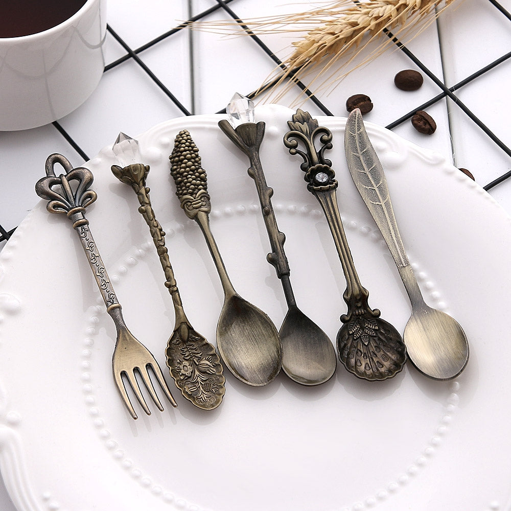 ELECTROPRIME 6pcs / Set Vintage Mini Coffee Spoons Suit Royal Style Metal Carved Coffee Fruit Cutler Dessert Flatware Kitchen Tools Antique Bronze?With Antique Fork?