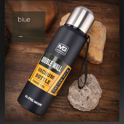 ELECTROPRIME Outdoor Thermos Portable Large Capacity Insulated Cup, Capacity:750ml(Dark blue)