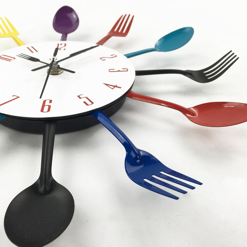 ELECTROPRIME Cutlery Metal Kitchen Wall Clock Spoon Fork Creative Quartz Wall Mounted Clocks Modern Design Decorative Horloge White